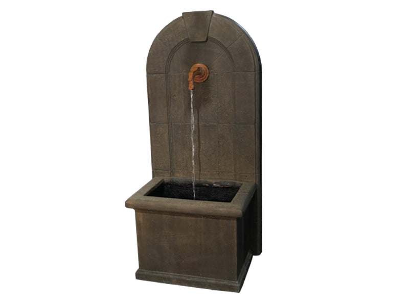 Romano Fountain with Varia Tap